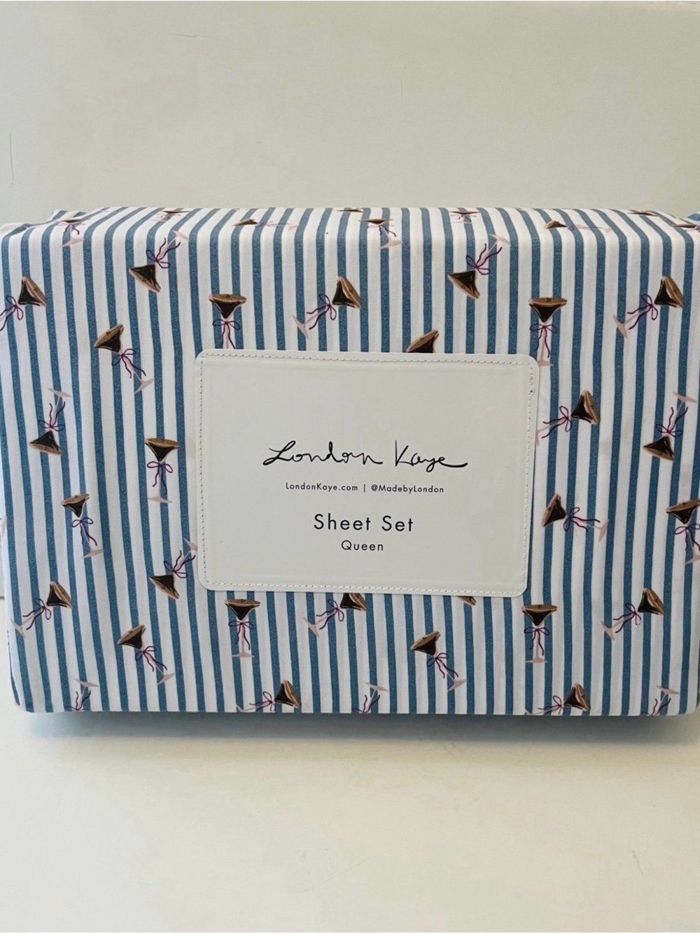 London Kaye Queen Size Sheet Set Mini Stripe Cafe Espresso Martini Glasses Bows